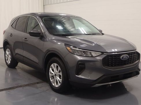 Used 2023 Ford Escape Active w/ Tech Pack #1 image 2