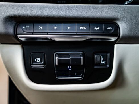 Used 2025 Cadillac Escalade Sport Platinum w/ LPO, Floor Liner Package image 21