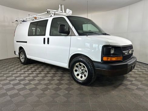Used 2013 Chevrolet Express 1500 AWD image 2