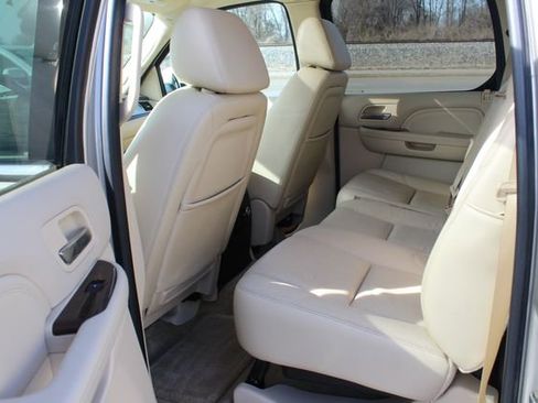 Used 2007 Cadillac Escalade EXT w/ Information Package AWD/4WD image 22