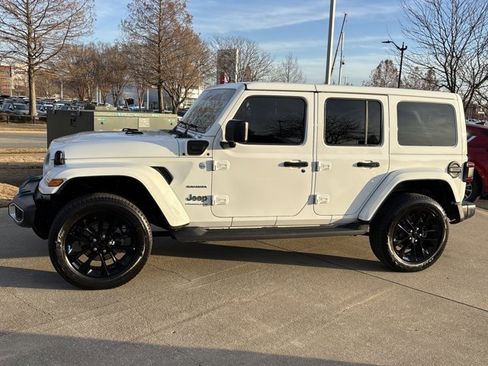 Used 2023 Jeep Wrangler Unlimited Sahara w/ Cold Weather Group image 11