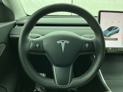 Used 2021 Tesla Model Y Long Range AWD/4WD image 32