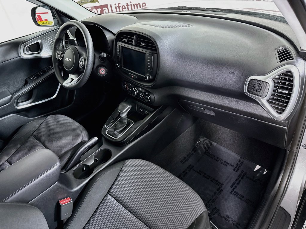 Used 2023 Kia Soul LX FWD image 30