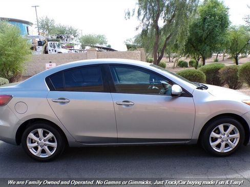 Used 2011 MAZDA MAZDA3 i Touring FWD image 5