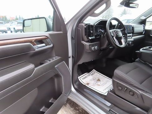 Used 2024 GMC Sierra 1500 Elevation image 17