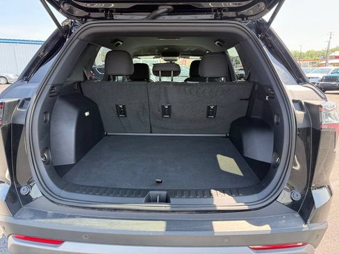 Used 2026 Chevrolet Equinox LT AWD/4WD image 19