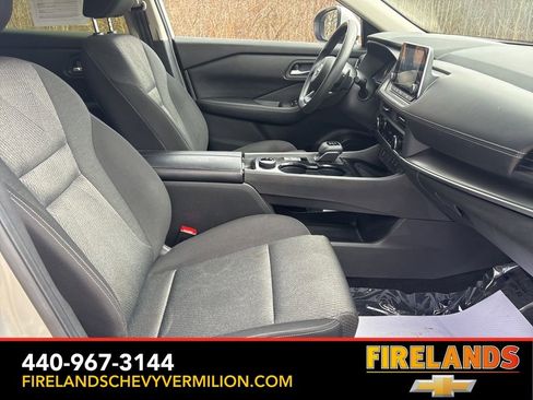 Used 2024 Nissan Rogue SV image 27