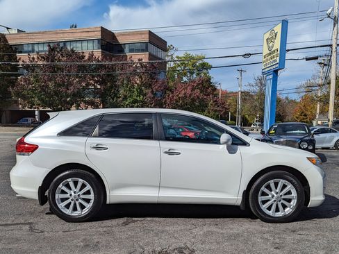 Used 2012 Toyota Venza XLE image 6