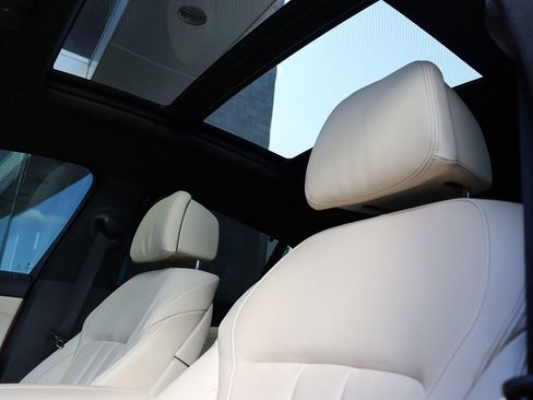 Used 2021 BMW X6 M50i w/ Executive Package image 15