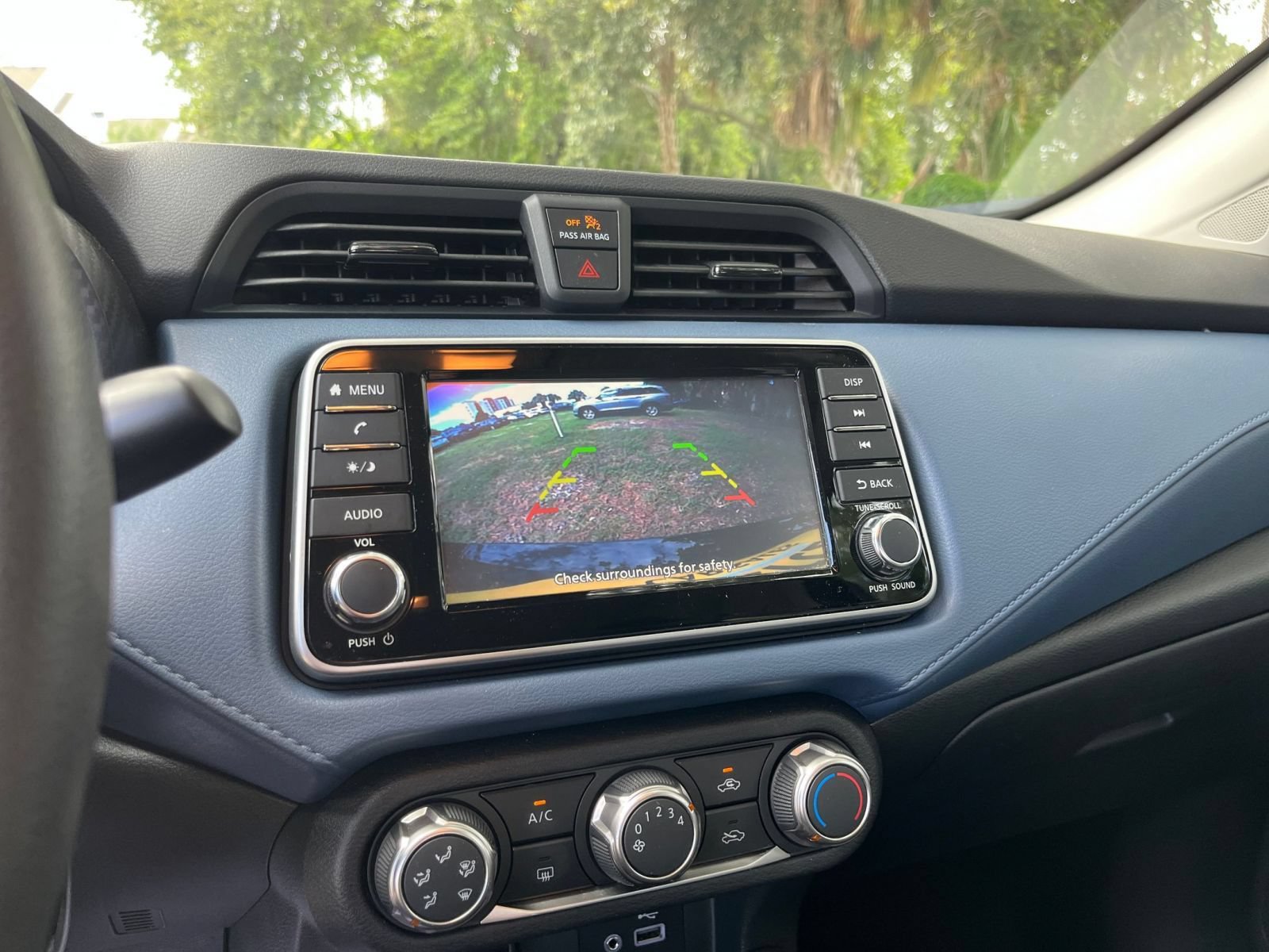 Used 2025 Nissan Versa SV FWD image 21