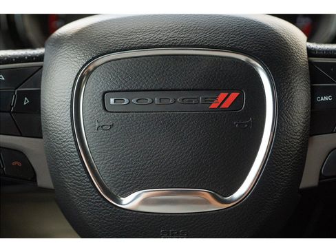 Used 2023 Dodge Durango SXT AWD/4WD image 5