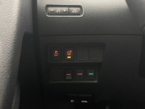 Used 2017 Nissan Rogue SV AWD/4WD image 21