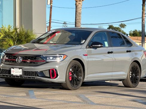 Used 2024 Volkswagen Jetta GLI 40th Anniversary Edition image 9