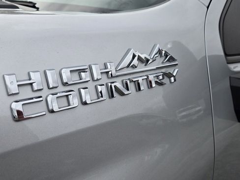 Used 2023 Chevrolet Silverado 2500 High Country w/ Z71 Off-Road Package image 8