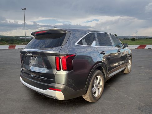 Certified 2024 Kia Sorento LX FWD image 3