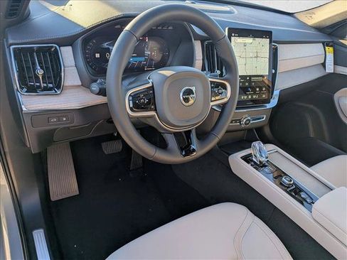 Used 2026 Volvo XC90 T8 Plus w/ Protection Package Premier AWD/4WD image 3