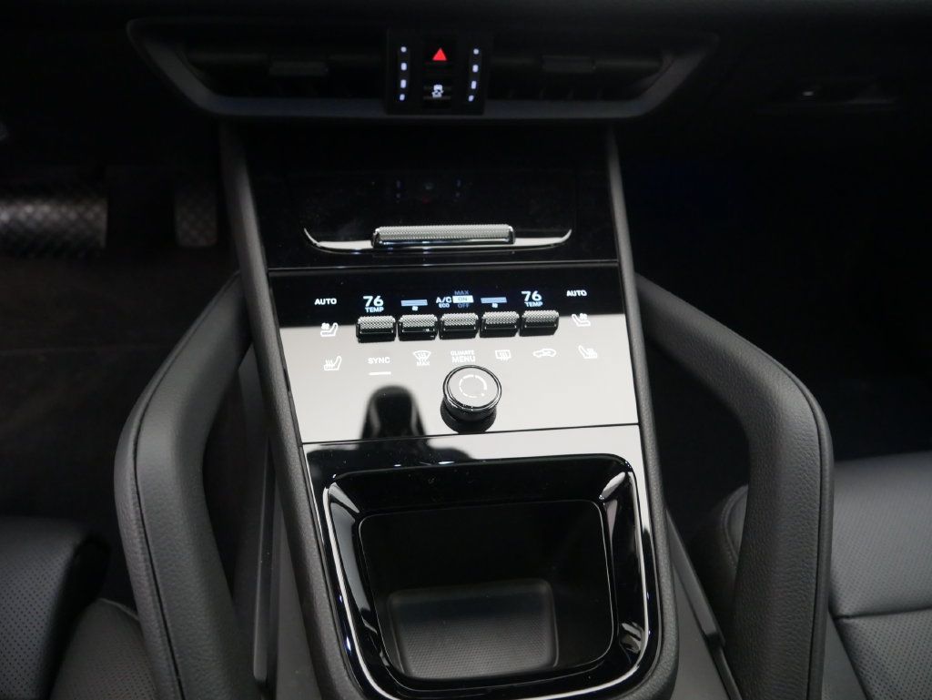 Certified 2026 Porsche Cayenne AWD/4WD image 51