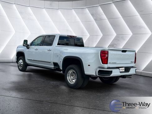 New 2026 Chevrolet Silverado 3500 High Country w/ High Country Premium Package AWD/4WD image 3
