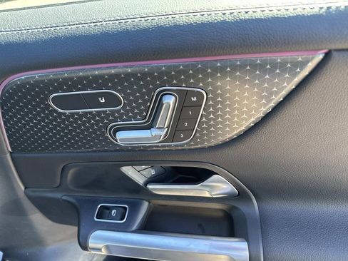 Used 2025 Mercedes-Benz GLB 250 image 15