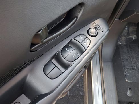 New 2025 Nissan Kicks Play S image 26
