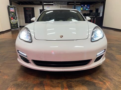 Used 2013 Porsche Panamera 4 image 4
