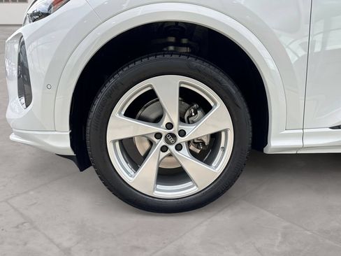 Certified 2025 Audi Q5 Premium Plus w/ Premium Plus AWD/4WD image 14