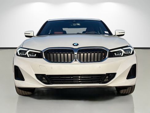 Used 2025 BMW 330i Sedan image 8