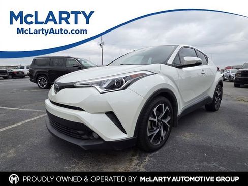 Used 2018 Toyota C-HR XLE image 1