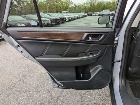 Used 2019 Subaru Outback 3.6R Limited AWD/4WD image 36