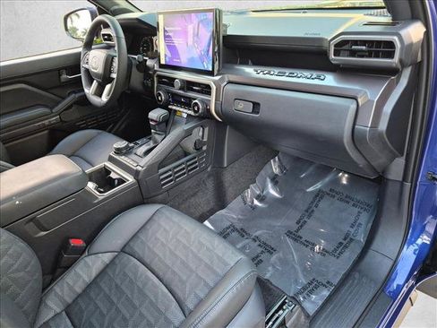 Certified 2025 Toyota Tacoma TRD Off-Road w/ TRD Off Road Premium Package AWD/4WD image 21