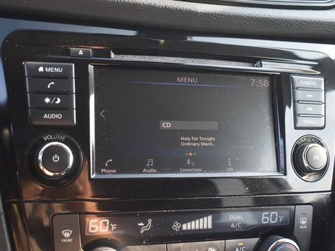 Used 2019 Nissan Rogue SV FWD image 31