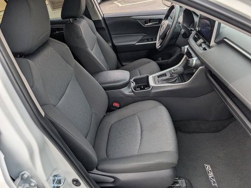 Used 2025 Toyota RAV4 XLE image 8