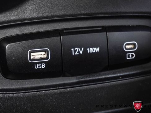 Used 2024 Hyundai Venue SE FWD image 5