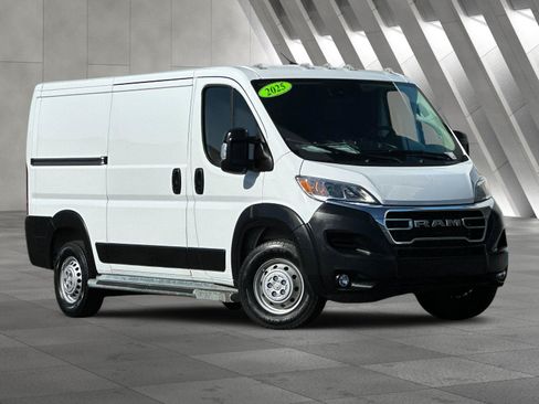 Used 2025 RAM ProMaster 2500 w/ U-Haul Equipment Group FWD image 2