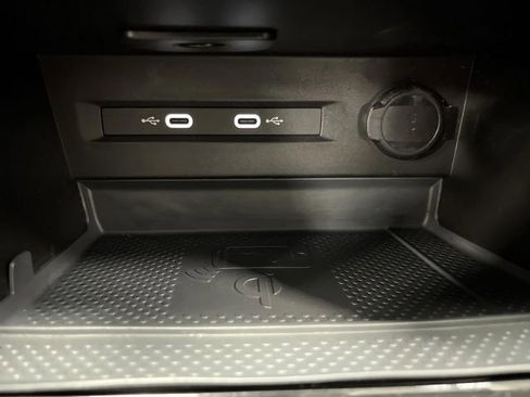 Used 2024 Volkswagen Taos SE w/ Panoramic Sunroof Package image 24