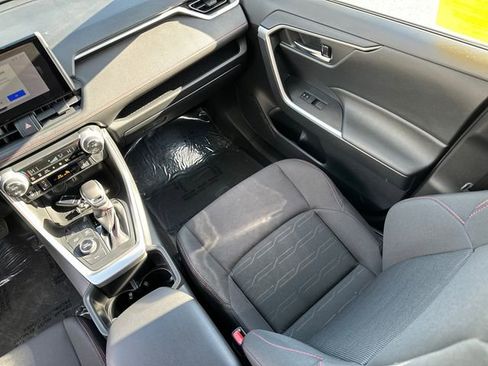 Certified 2025 Toyota RAV4 SE image 22