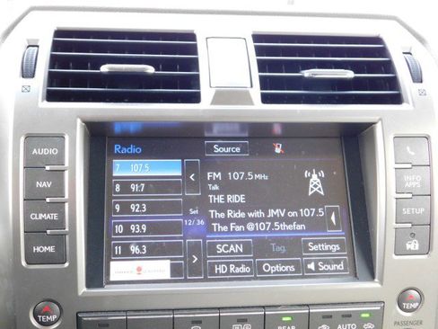 Used 2017 Lexus GX 460 image 21