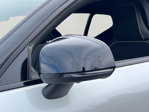 Used 2021 Volvo XC40 P8 Recharge w/ Advanced Package image 27