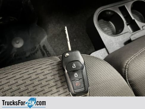 Used 2015 Ford F150 XLT image 24