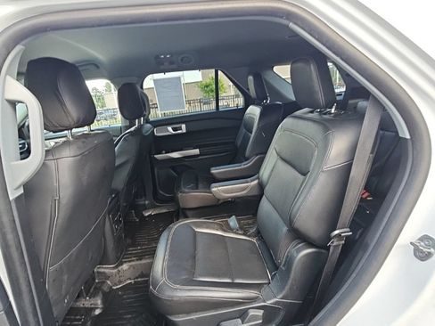 Used 2022 Ford Explorer Limited w/ Equipment Group 301A RWD image 14