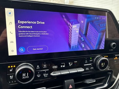 Used 2023 Toyota Highlander Limited image 13