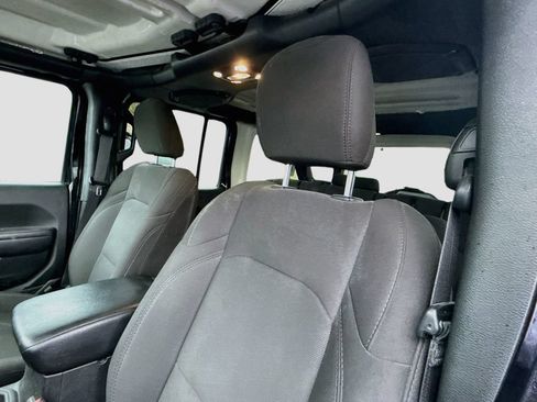 Used 2023 Jeep Wrangler Unlimited w/ Cold Weather Group AWD/4WD image 20