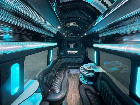 Used 2012 Mercedes-Benz Sprinter 2500 image 42