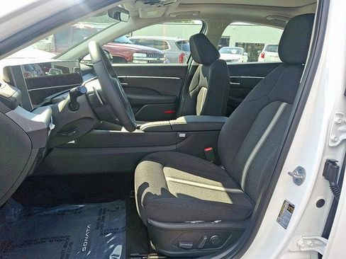New 2025 Hyundai Sonata SEL image 6