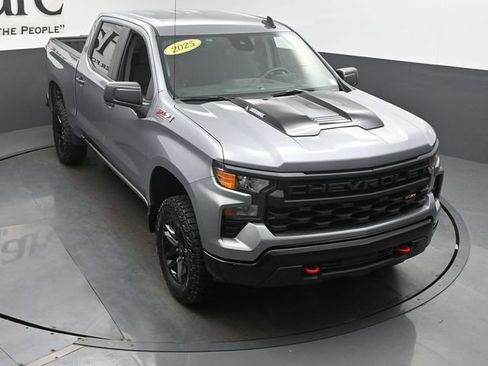 Used 2025 Chevrolet Silverado 1500 Custom Trail Boss AWD/4WD image 46