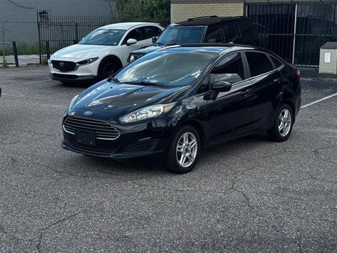 Used 2019 Ford Fiesta SE FWD image 1