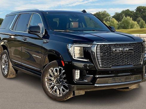 Used 2023 GMC Yukon Denali Ultimate image 2