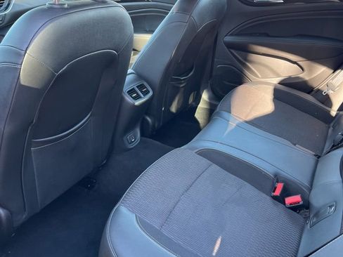 Used 2019 Buick Regal Preferred w/ Driver Confidence Package I image 17