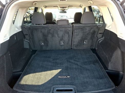 Used 2024 Nissan Rogue SV image 29