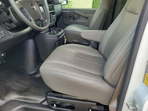 New 2025 GMC Savana 2500 w/ Driver Convenience Package image 25